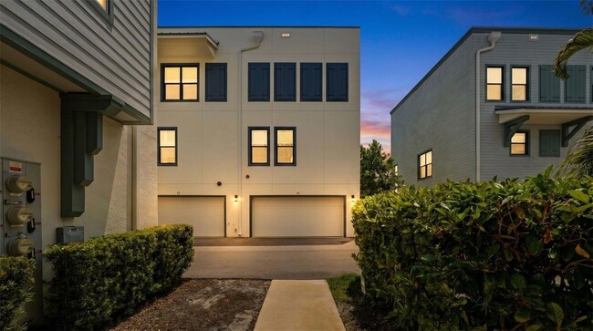 Building Photo - 946 Highland Ave
