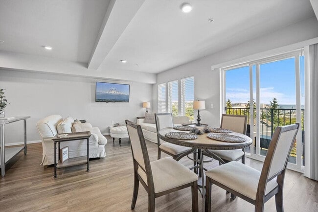 Building Photo - 624 E 32nd St Unit SI ID1297492P