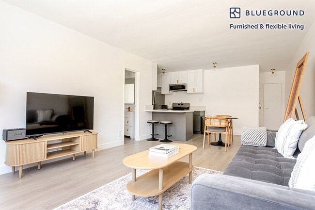 Photo - 4444 Hazeltine Ave Unit FL2-ID1413