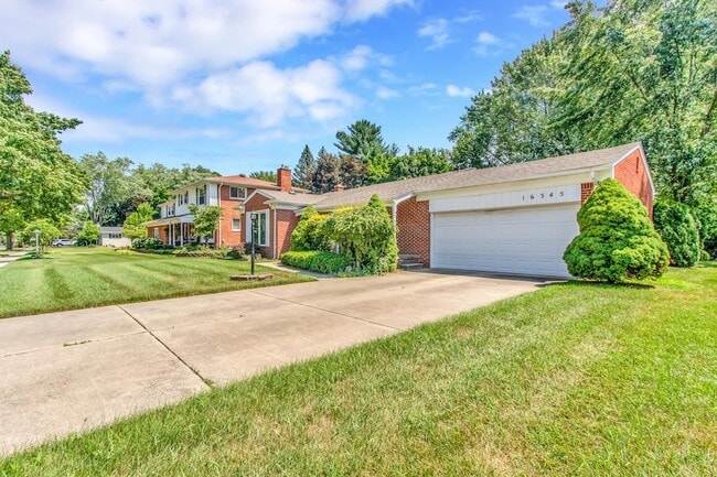 Photo - 16345 Pollyanna St