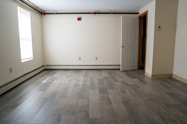 Living room 2 - 1267 Elm St Unit 6