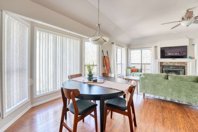 Photo - 15 Farnham Dr Unit ID1241339P