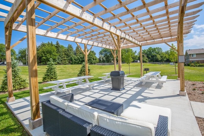 Photo - Glen Hills Apartments