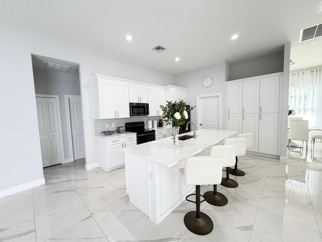 Photo - 363 SW Becker Rd