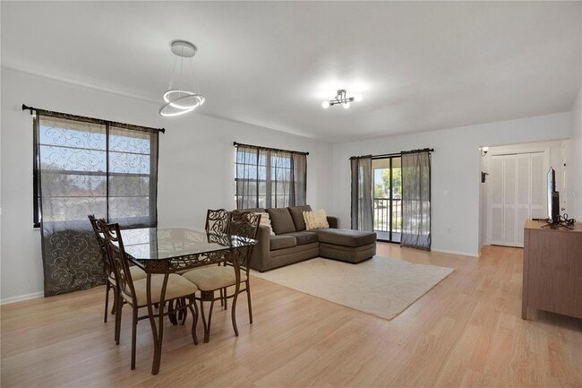 Photo - 2415 Bayshore Gardens Pkwy Unit 8