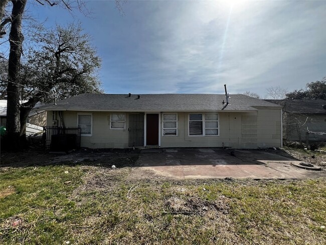 Photo - 5815 Southseas St