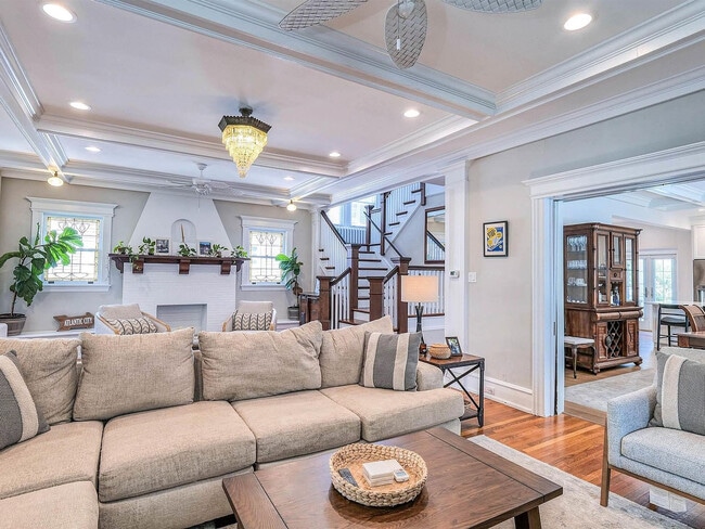 Building Photo - 15 S Tallahassee Ave Unit SI ID1377381P