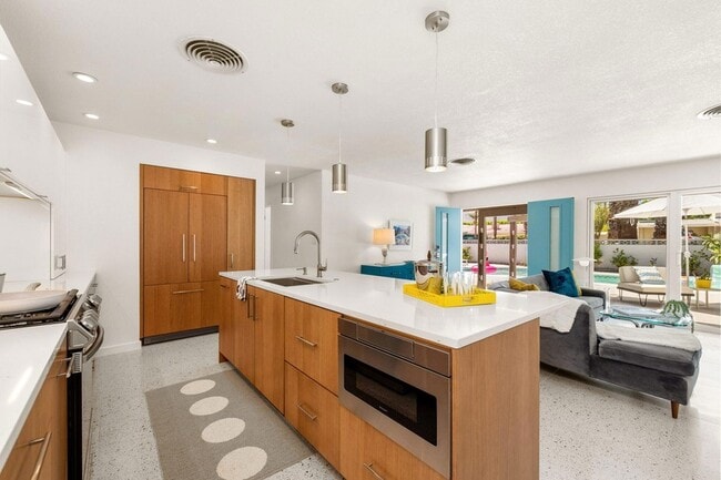 Photo - 74350 Covered Wagon Trail