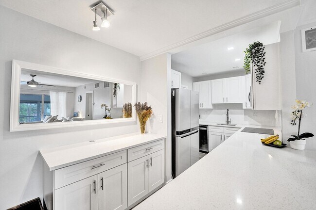 Photo - 3040 NE 16th Ave Unit 405