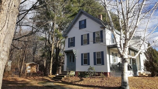 Building Photo - 126 Sullivan St Unit B