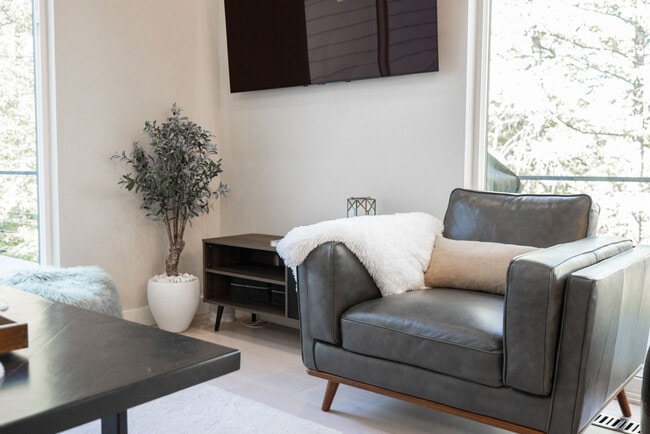 Photo - 255 Matterhorn Dr Unit ID1339769P