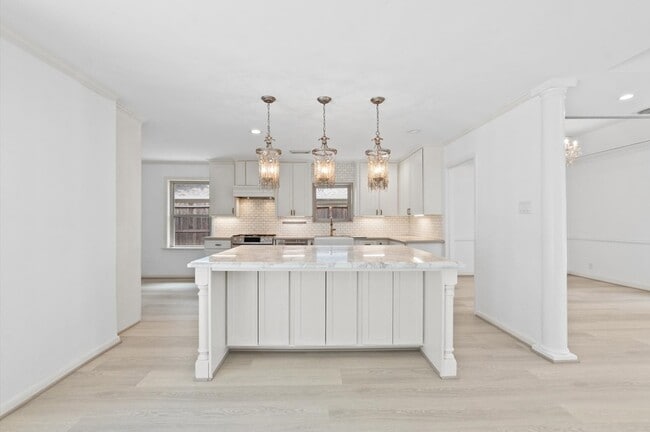 Photo - 6249 Overbrook Ln