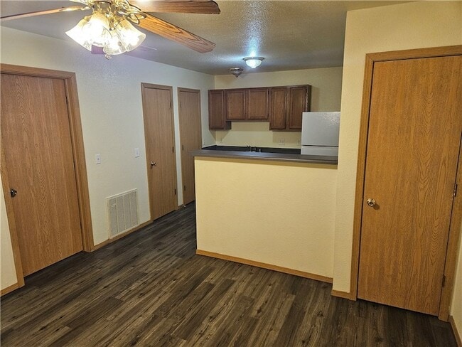 Photo - 122 Sadie Ln