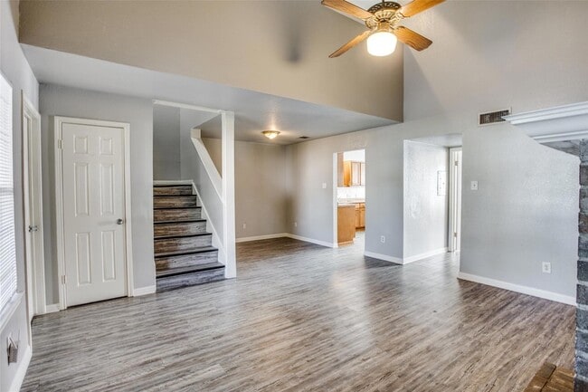 Photo - 106 Verna Spur Unit B
