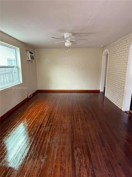 Photo - 1062 NE 38th St