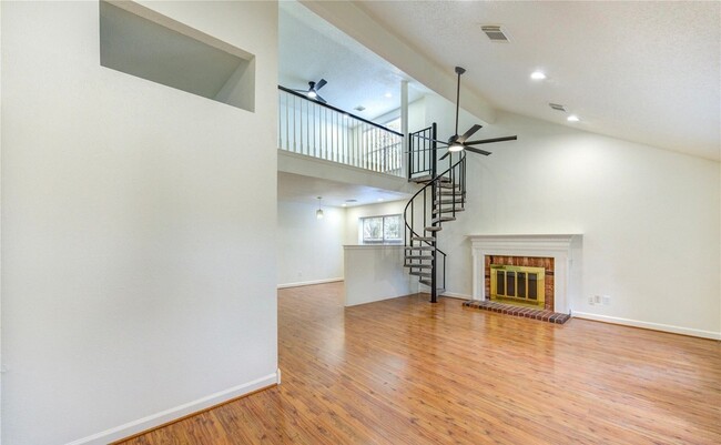 Photo - 16830 Scenic Gardens Dr