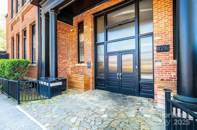 Photo - 426 2nd Ave SE