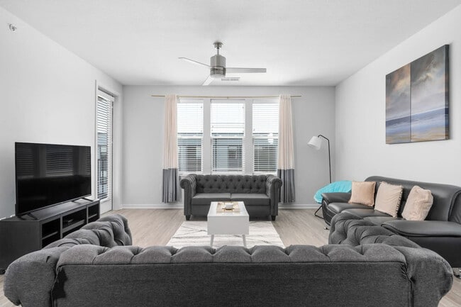 Building Photo - 11150 Lantern Rd Unit ID1228663P