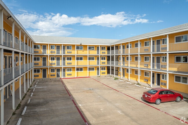 16410 North Fwy - Siegel Suites Houston