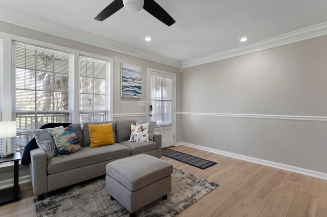 Building Photo - 426 Russell Ave Unit SI ID1473625P