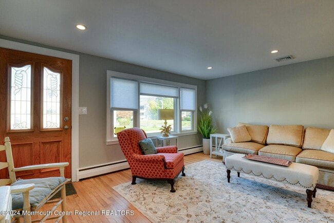 Photo - 105 St Louis Ave