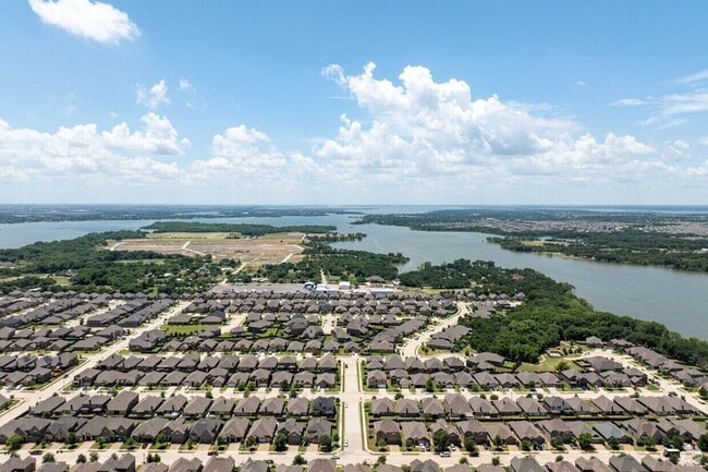 Photo - 721 Lake Pleasant Rd