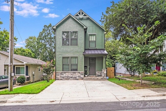 Building Photo - 1613 N McDowell St