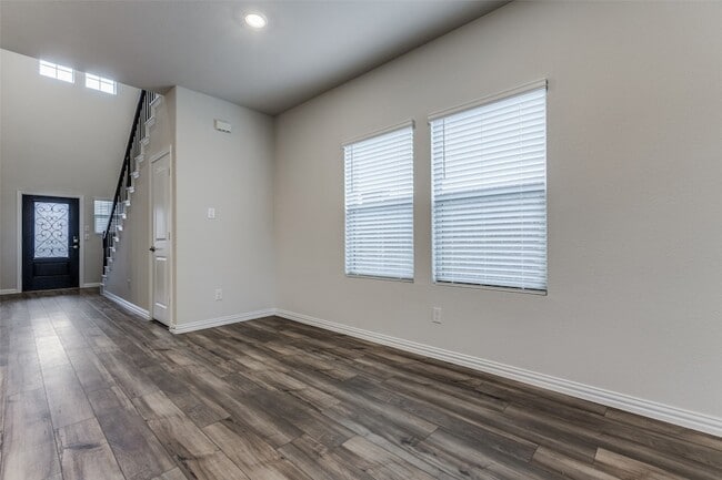 Photo - 5011 Bellhurst Dr