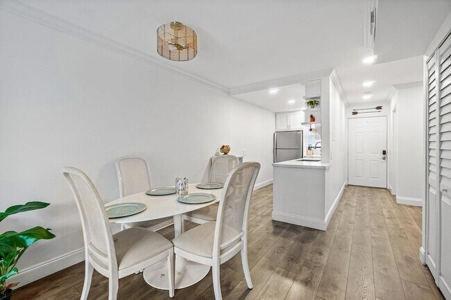 421 N Cypress Dr Townhome Jupiter - Image 