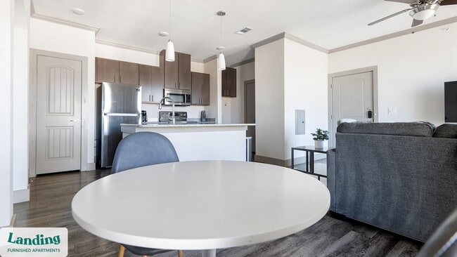 Photo - 12500 Shadowglen Trce Unit 8307