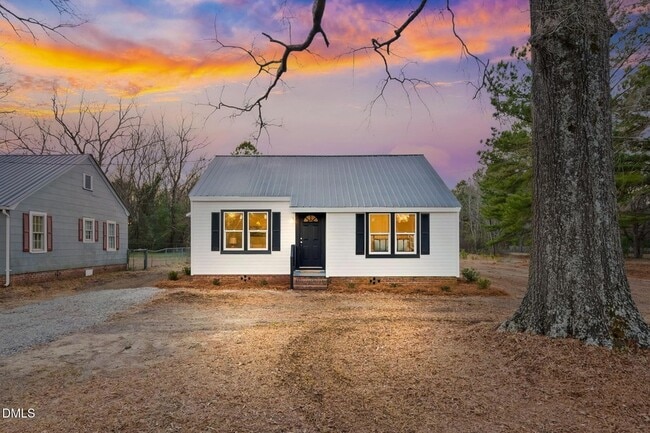 Building Photo - 1304 S 14th St