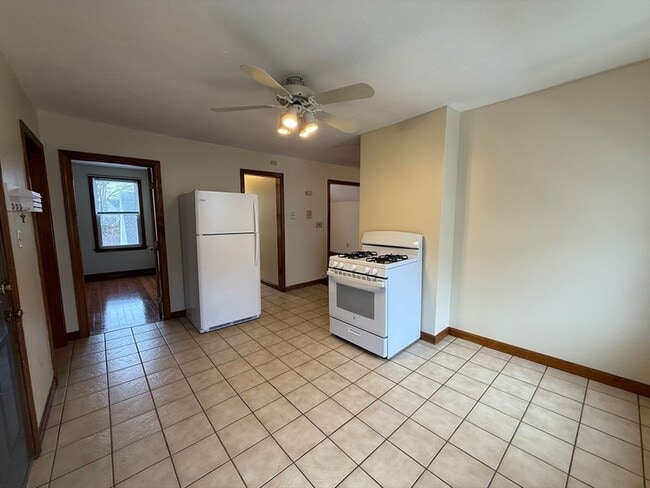 Photo - 132 Coburn Ave Unit 3