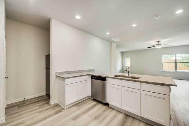 Photo - 1226 Parker Dr