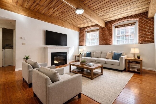 Building Photo - 4 Bishop St Unit G13