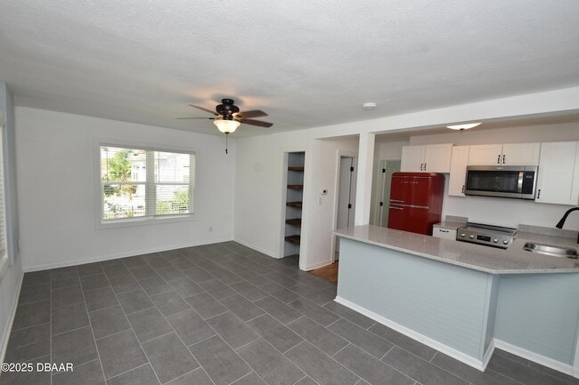 Photo - 403 N Oleander Ave