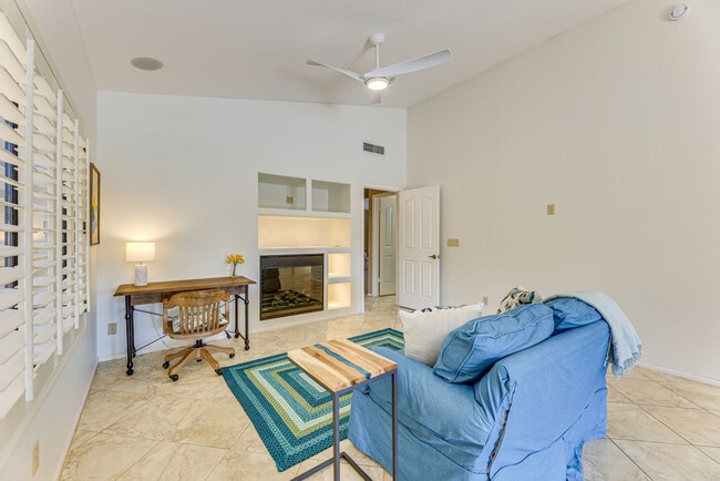 Photo - 253 E Vaughn Ave Unit SI ID1546374P