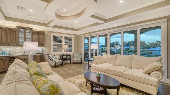 Building Photo - 7760 Holiday Dr Unit SI FL3-ID1590870P