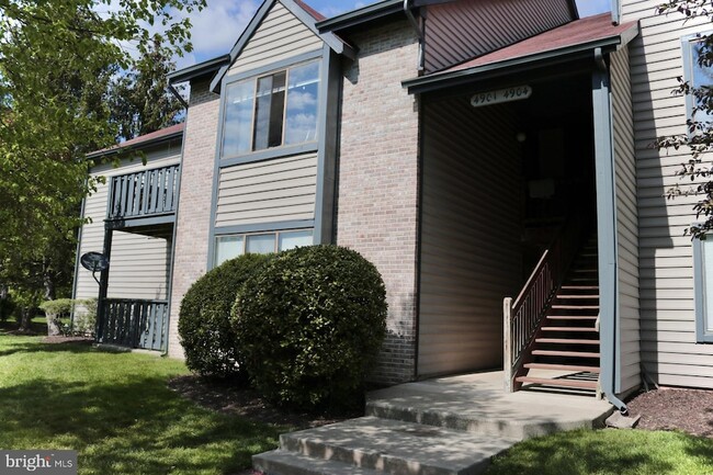 Building Photo - 4901A Dunbarton Rd