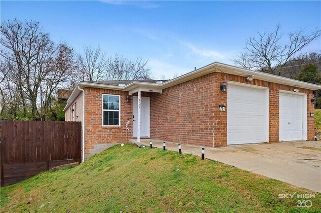 Photo - 731 Erika Ave