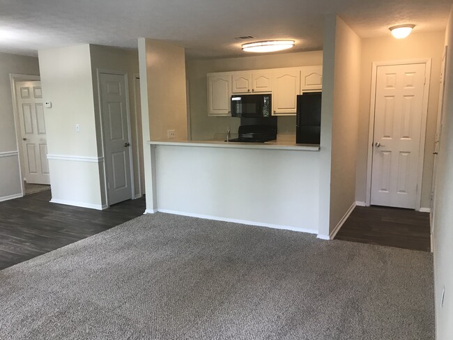 1x1 - Harbour Club Apartments