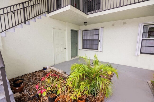 Building Photo - 2301 Sabal Ridge Ct Unit A