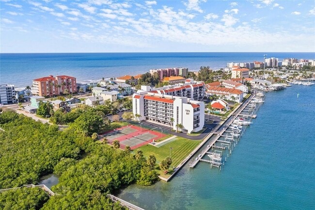 Building Photo - 19111 Vista Bay Dr Unit 212