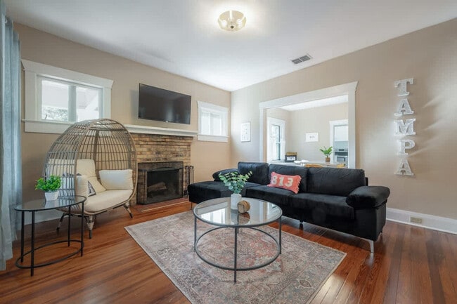 Building Photo - 5708 N Suwanee Ave Unit ID1271930P