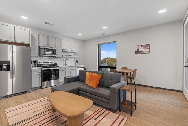 Building Photo - 423 E Michigan St Unit ID1032090P