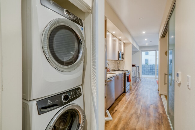 Photo - Mayfair Station