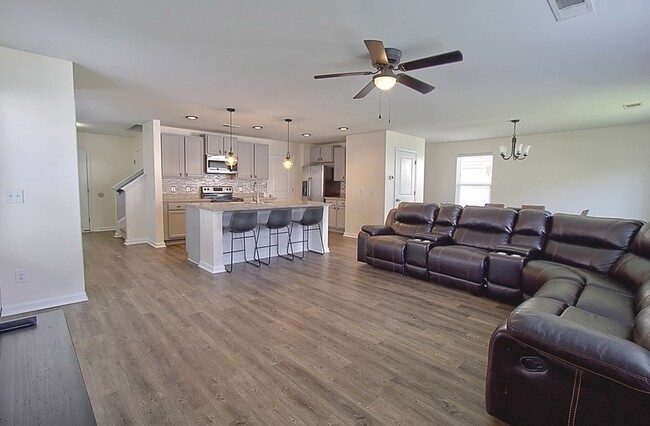 Photo - 143 Davila St
