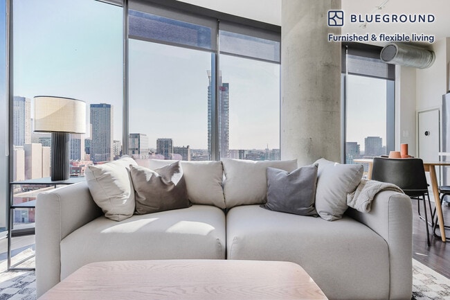 Photo - 730 W Couch Pl Unit FL15-ID1366