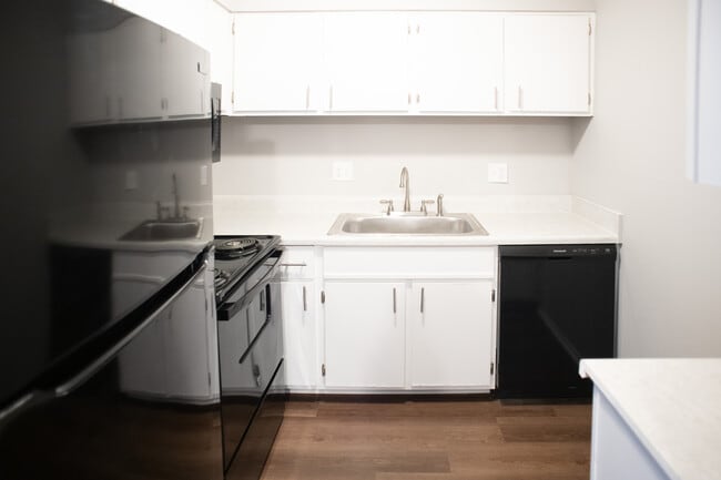 Photo - Graham Square Apartments