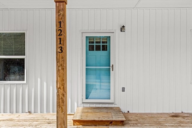 Photo - 1213 N Chamberlain Ave