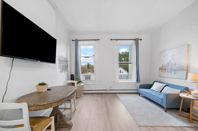 Building Photo - 242 Mccormick Pl Unit ID1056118P